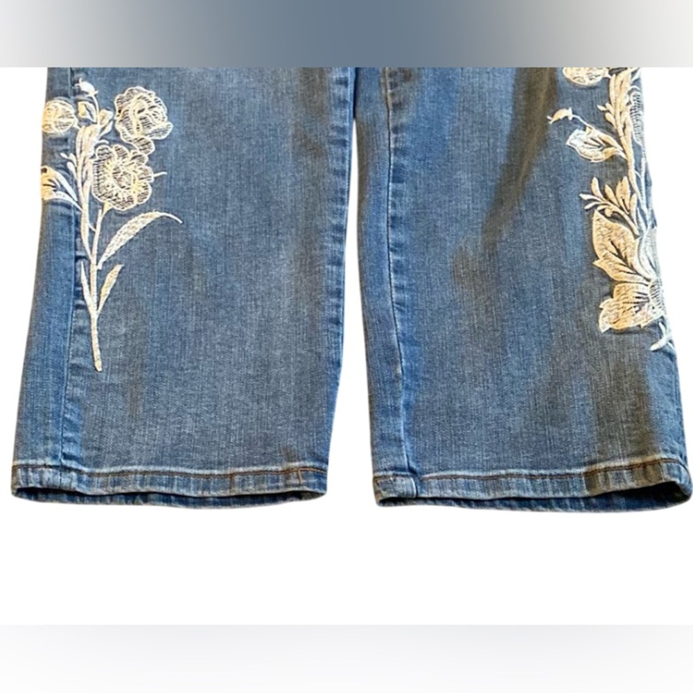 Ruff Hewn Women’s Straight Leg Jeans with White Floral Embroidery - Blue - Picture 8 of 8